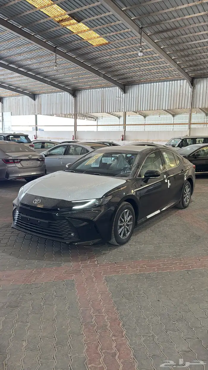 تويوتا كامري E ستاندر بنزين 2025 0