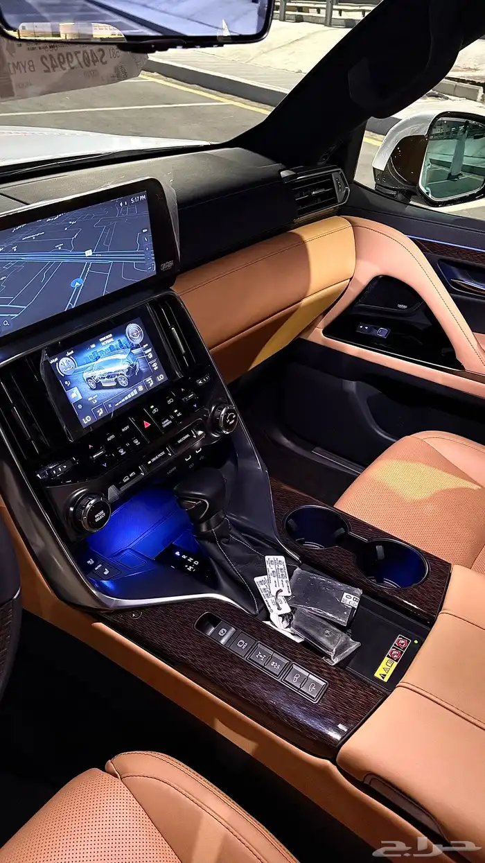 lx 600 جيب لكزس عبداللطيف جميل 18