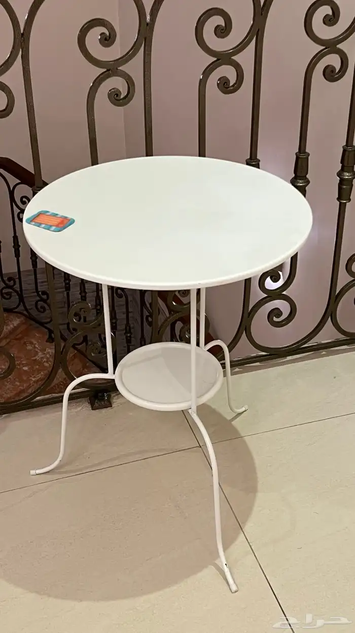 دولاب ملابس من هوم سنتر سليم مع مرايا مع طاولة ايكيا 4