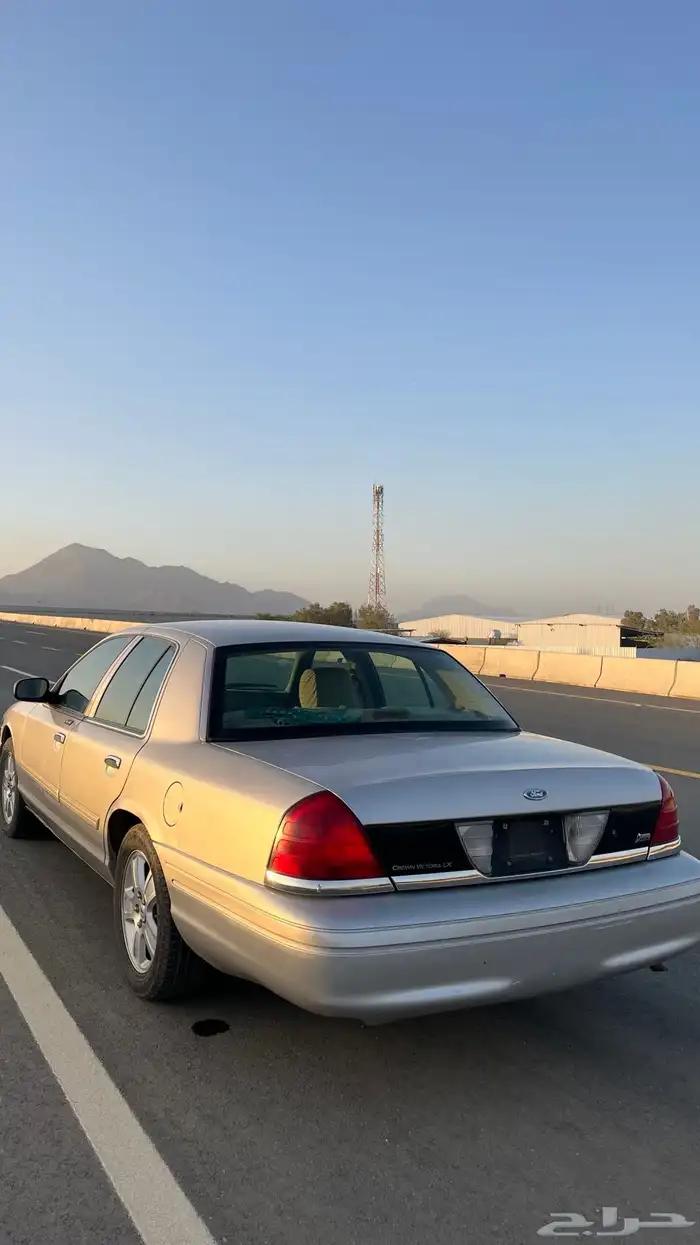 فورد فكتوريا 2011 امريكي 2