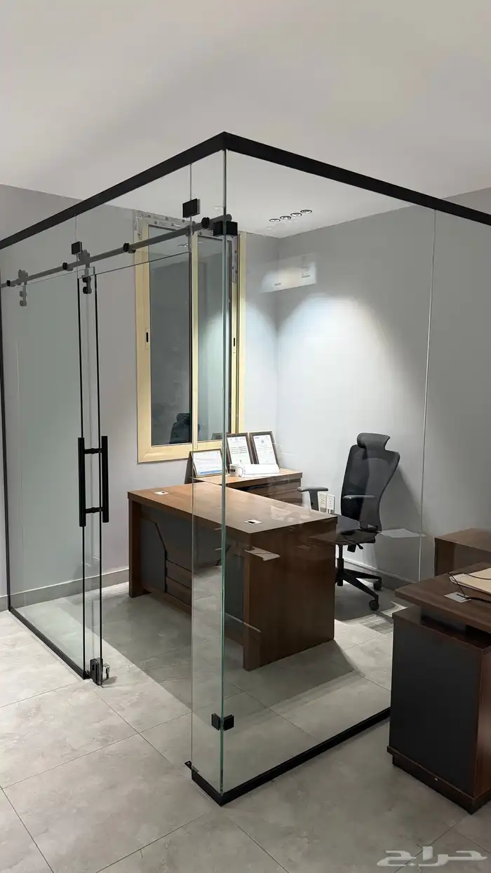 للتنازل مكتب في الدمام الفيصلية 7