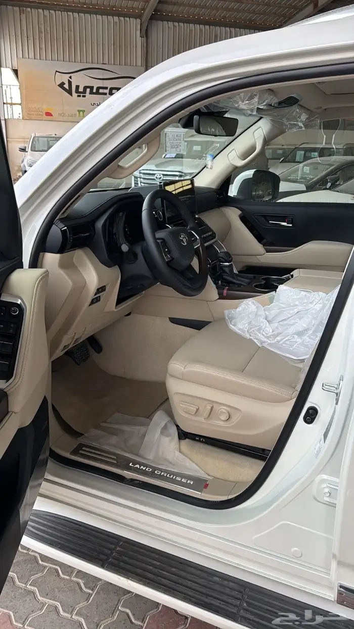 تويوتا لاندكروزر GXR4 بنزين 2026 7