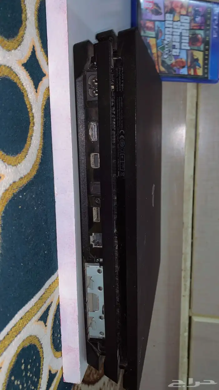 للبيع سوني 4 برو 7