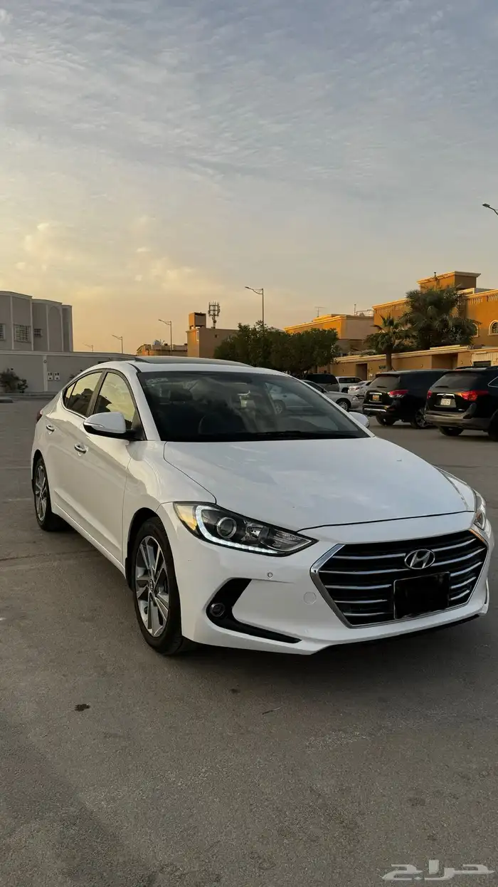 للبيع هواندي النترا 2017 فل كامل نظيفه جدا 2