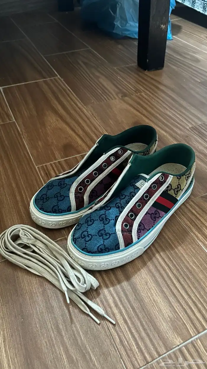 حذاء قوتشي 1