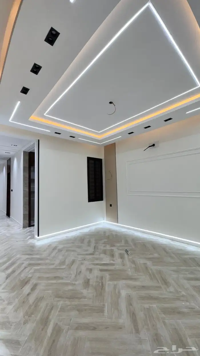 للبيع شقق علوي مع سطح حى الموسى 12