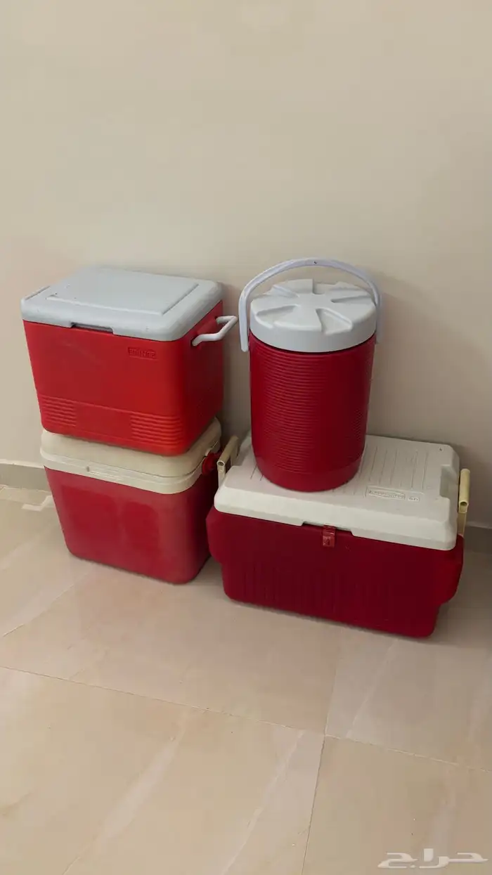 مجموعة ترامس ماء وترامس لحفظ المشروبات والأطعمة للبيع 0