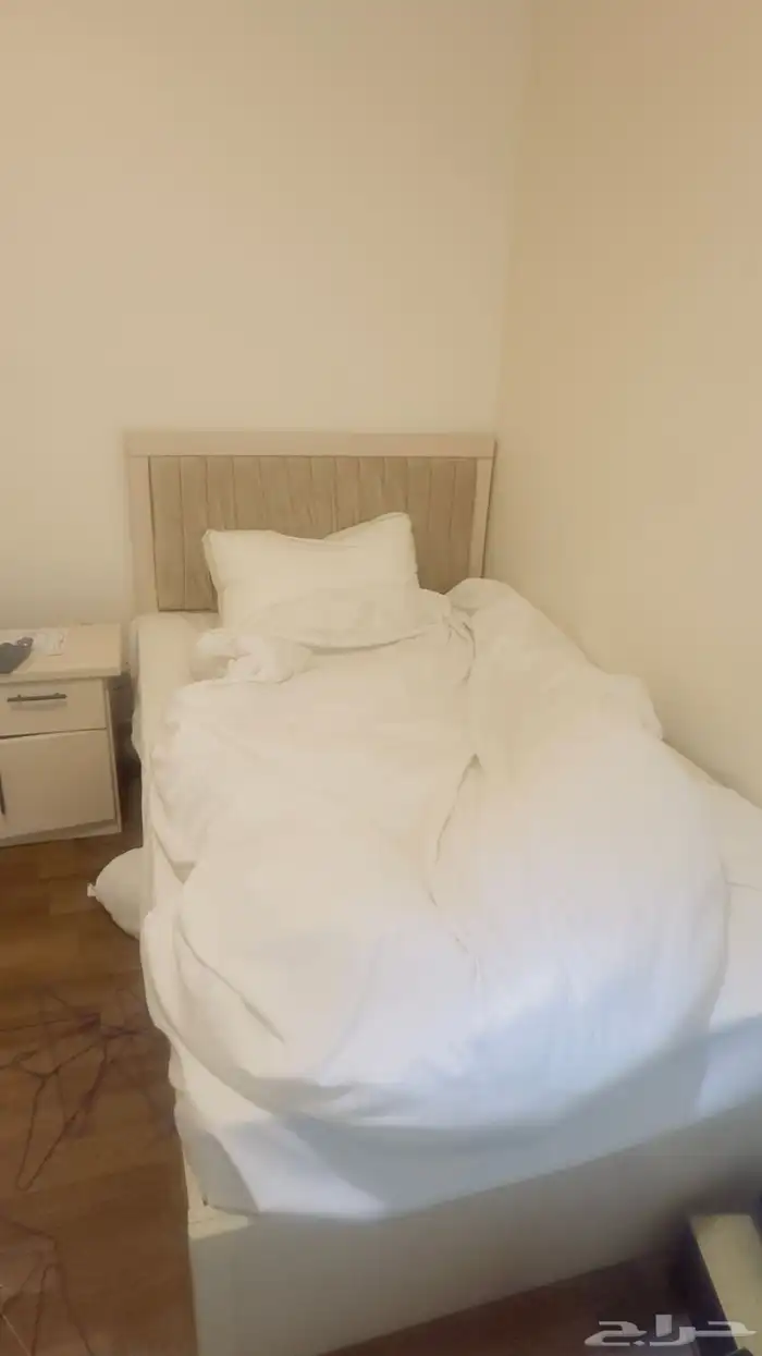 سريرين 1 دولاب ملابس 1 تسريحه 3