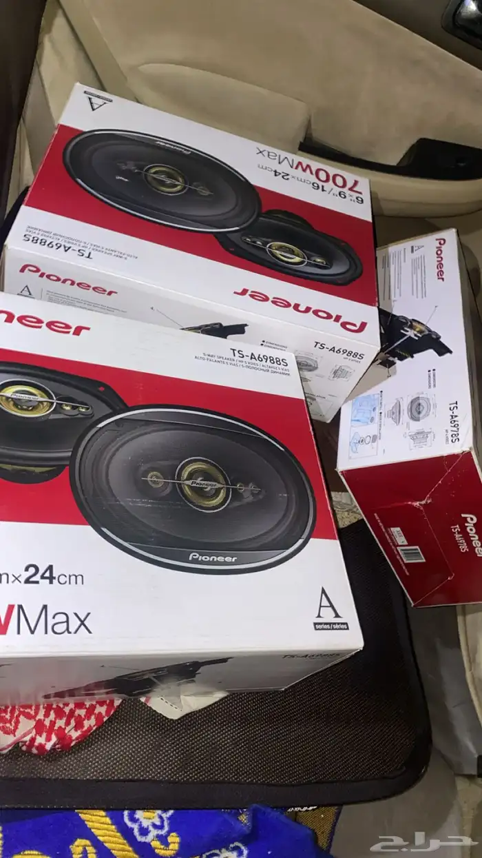 بايونير 700 أربع سماعات ثنتين 650 واط استخدام أبو أسبوعين 0