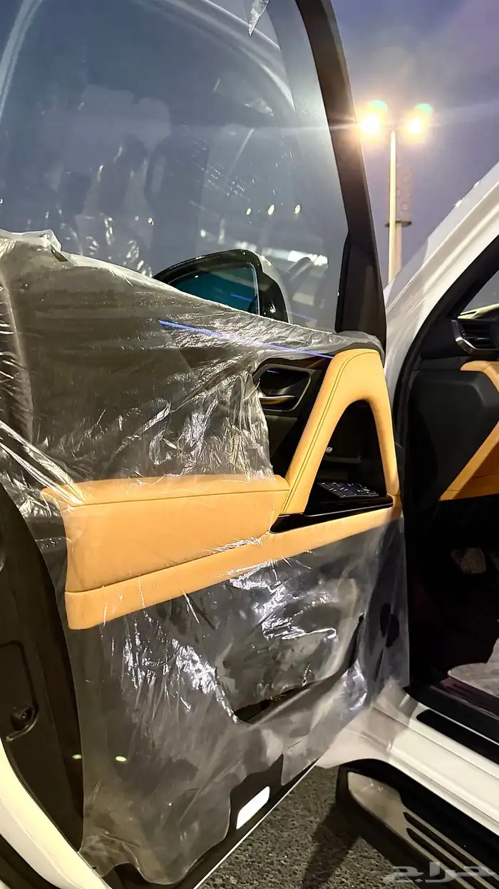 lx 600 جيب لكزس عبداللطيف جميل 16