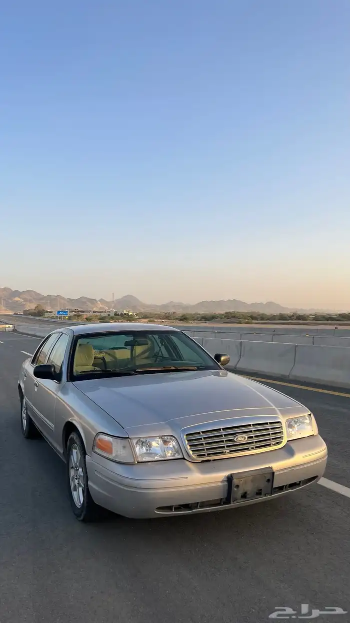 فورد فكتوريا 2011 امريكي 0