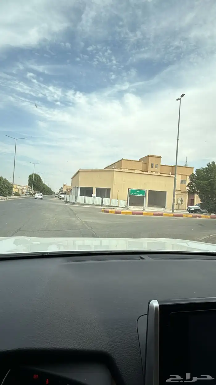 عماره تجاريه للبيع او للايجار محلات وشقق 3