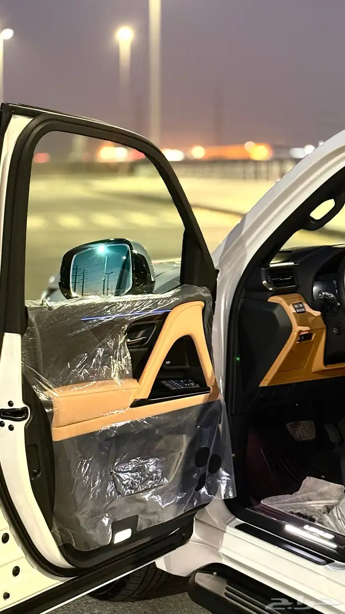 lx 600 جيب لكزس عبداللطيف جميل 13