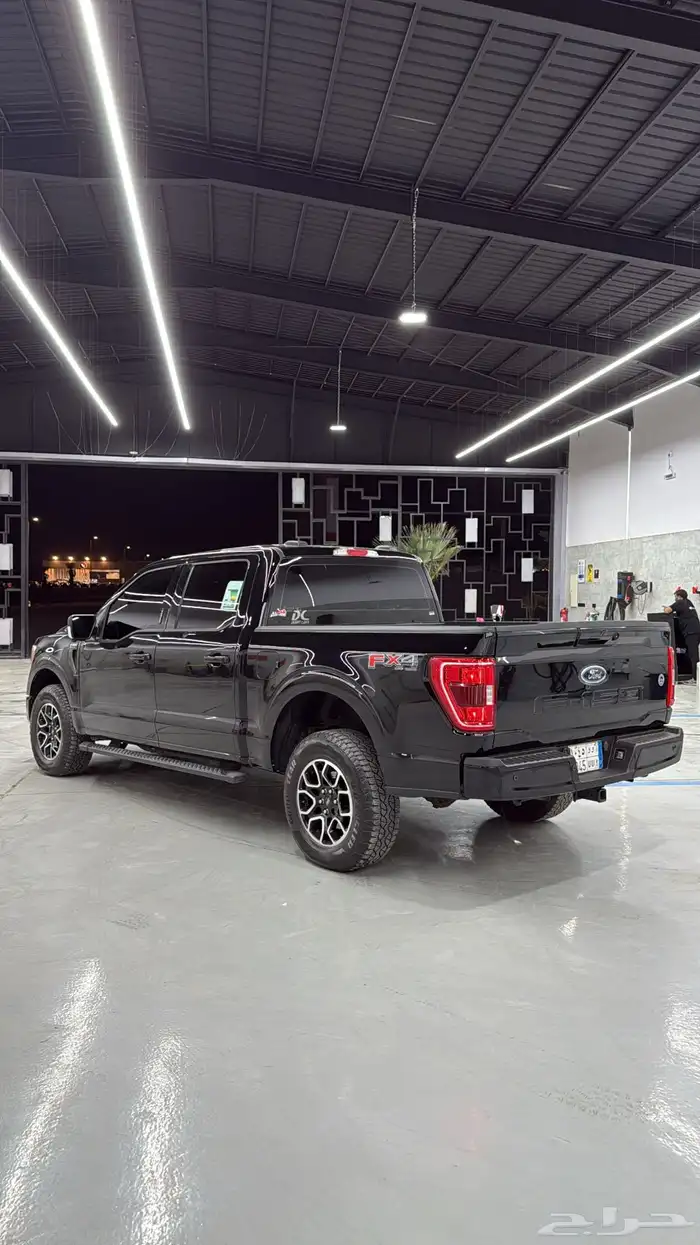 F150 2023 اسود Xlt قير ارضي وارد توكيلات الجزيره 7