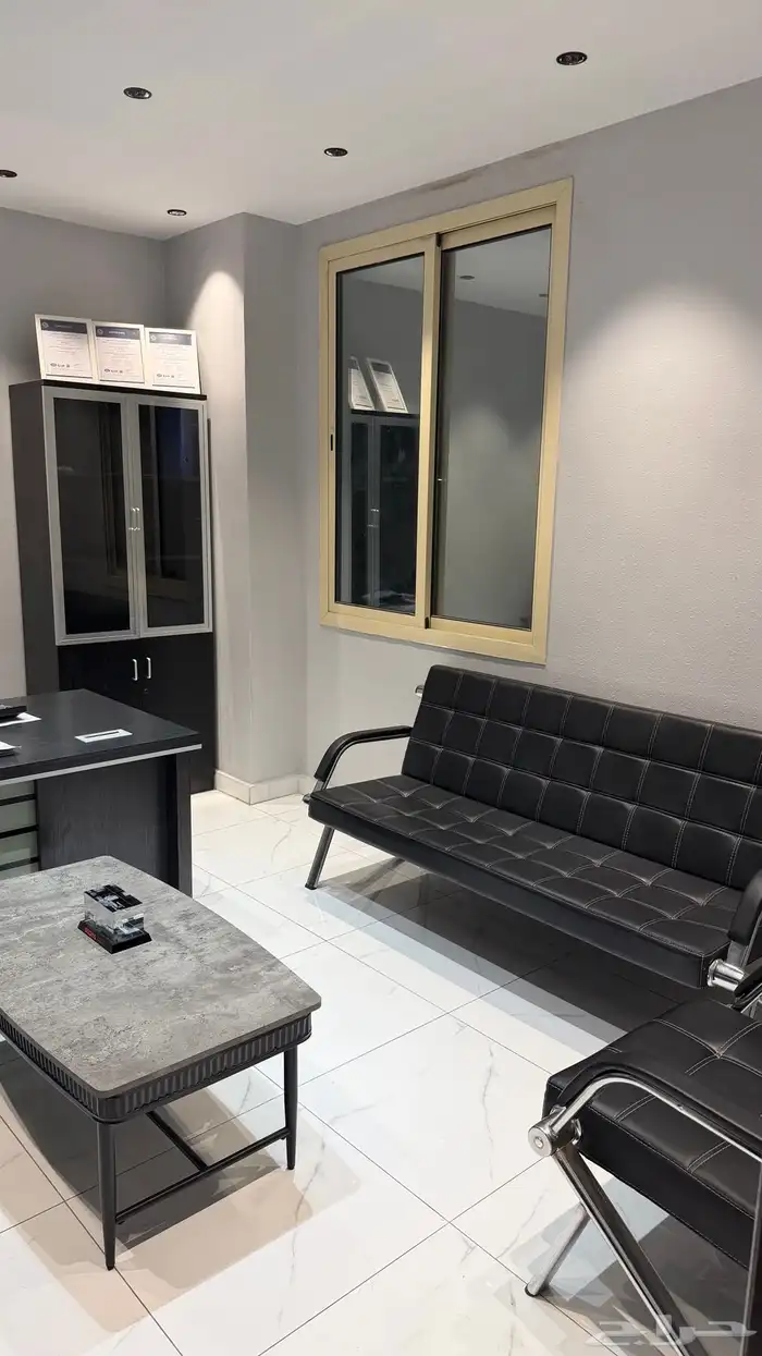 للتنازل مكتب في الدمام الفيصلية 9