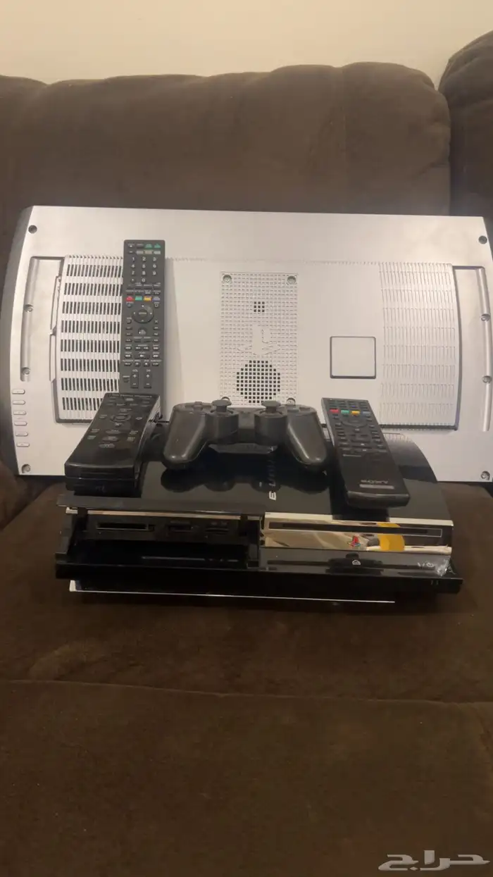 بلايستيشن 3 4 مداخل مع شاشتها 7