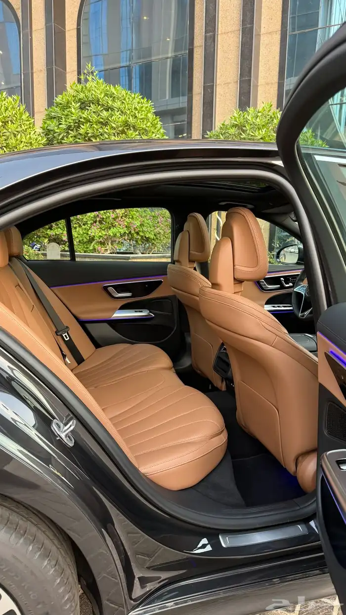 مرسيدس اي 200 شبه زيرو 2025 14