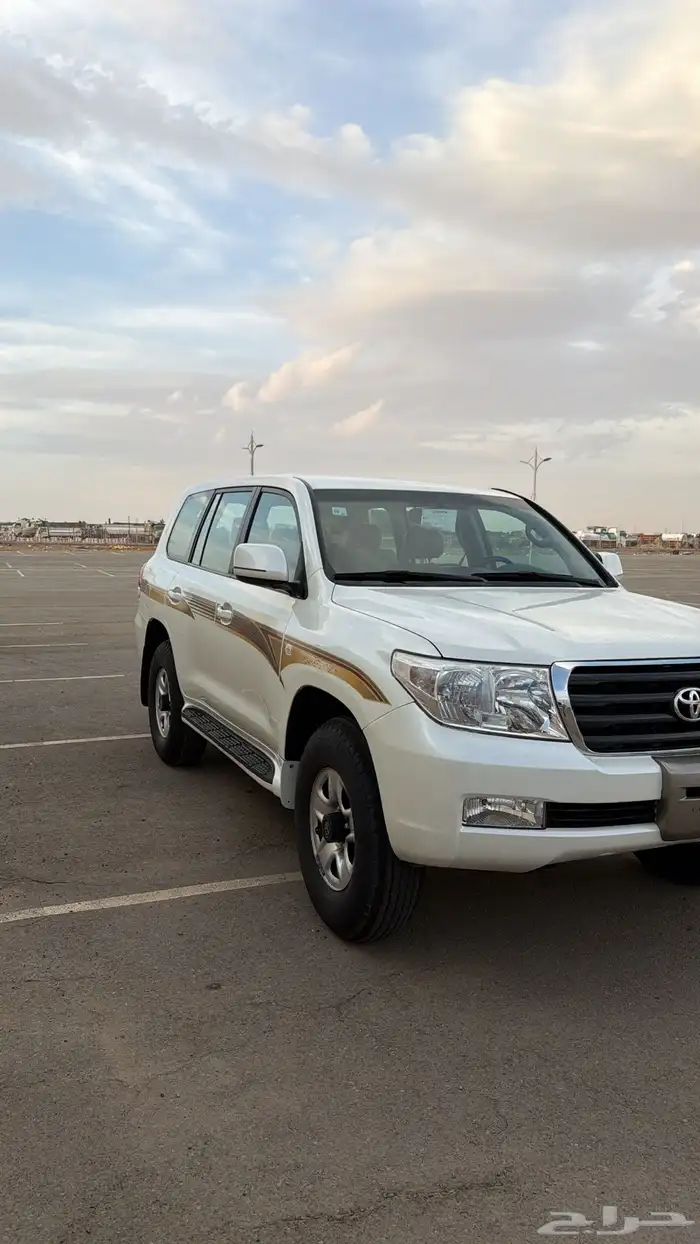 جيب لاندكروزر 4