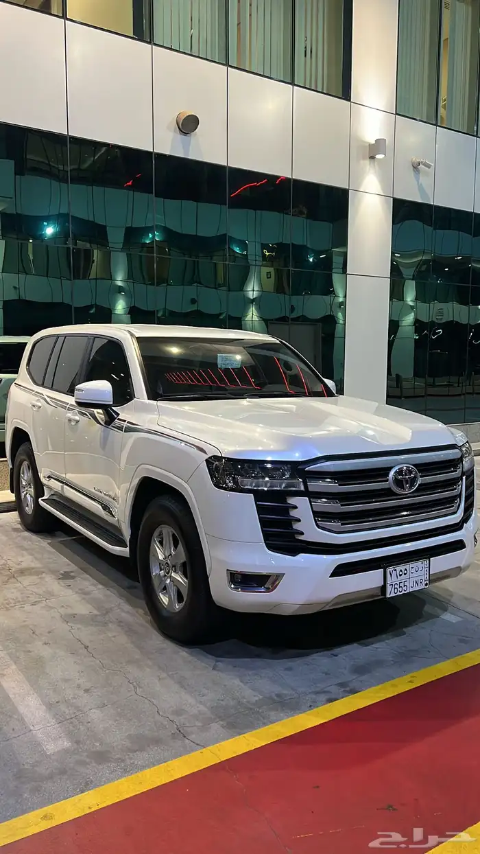 لاندكروزر 2024 1