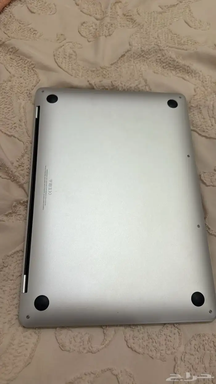 ماك بوك برو M1 إستخدام نظيف 1