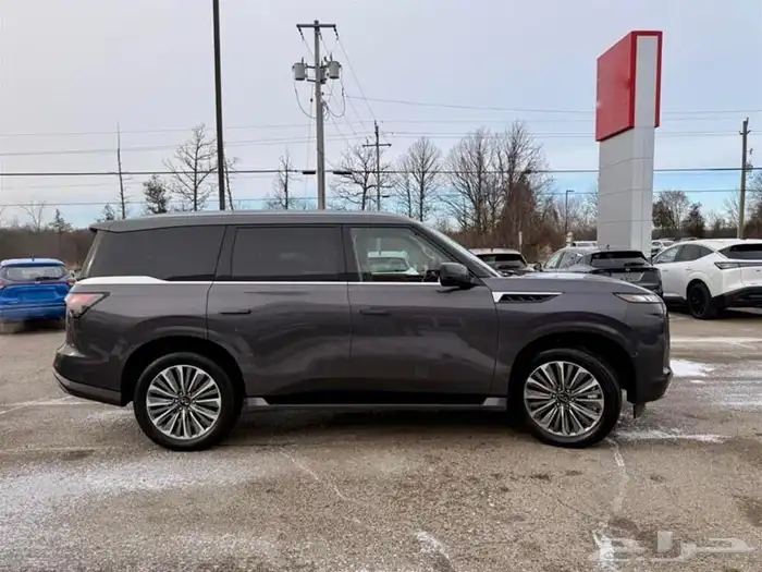 للبيع انفنتي QX80 موديل 2025 ببلاش وارد كندا 3