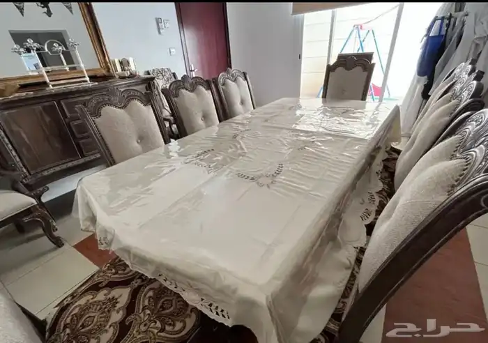 طاولة 10 كراسي مع بوفيه 0