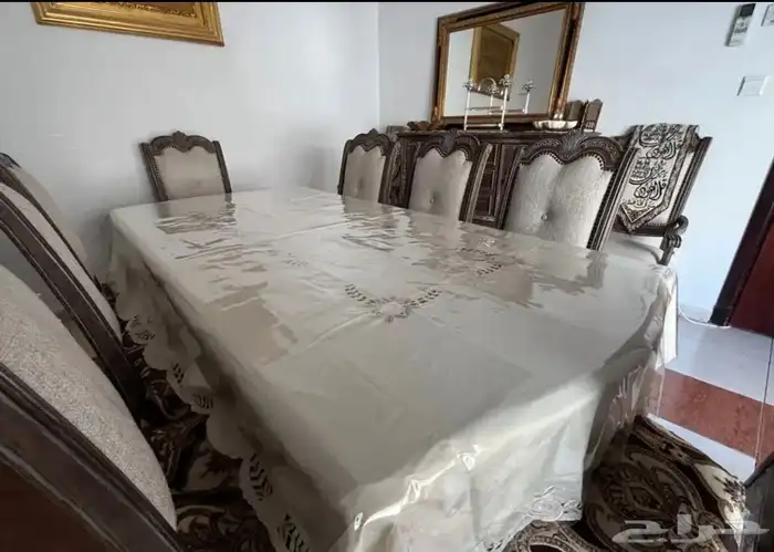 طاولة 10 كراسي مع بوفيه 4