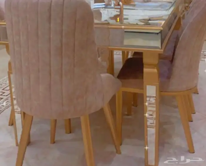 طاولة طعام 4