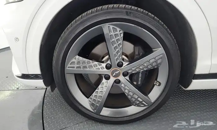 جينيسس GV70 2022 فل كامل 4