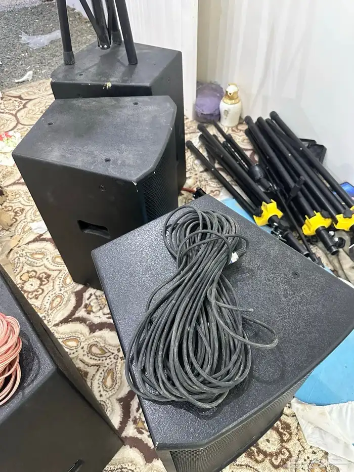 سماعات و جهاز مكسر للبيع 1