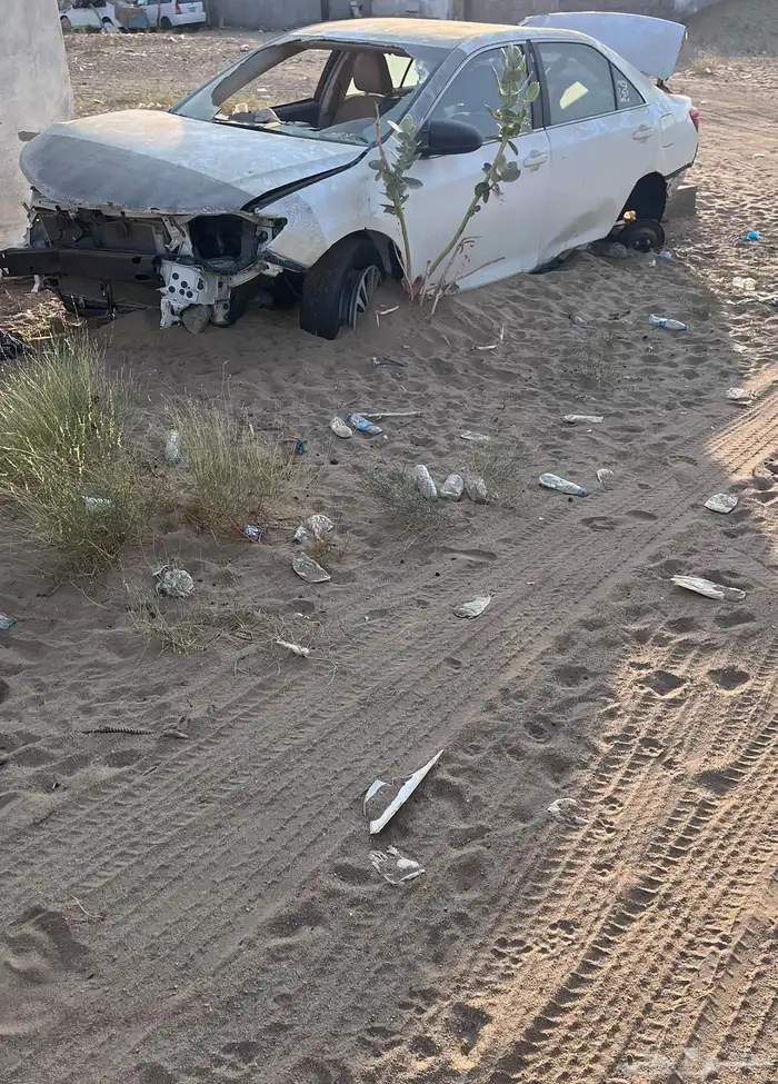 كامري 14 مصدومة وليست مقلوبة الرقم( ) واتس 4