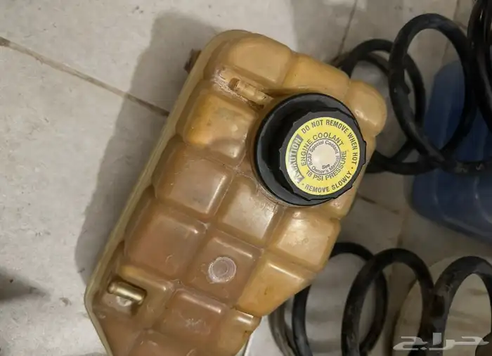 للبيع قطع غيار كابرس 2004 إلى 2006 SS وغيره 7