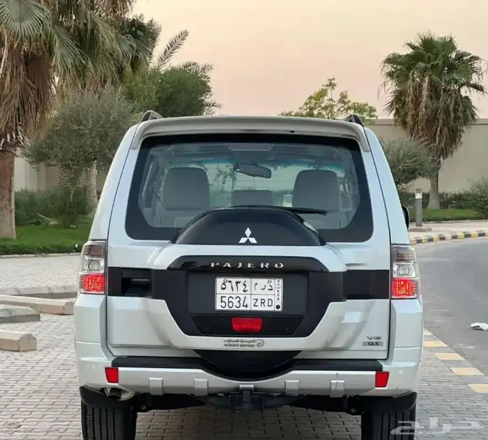 باجيرو 2017 فل كامل دبل للبيع 3