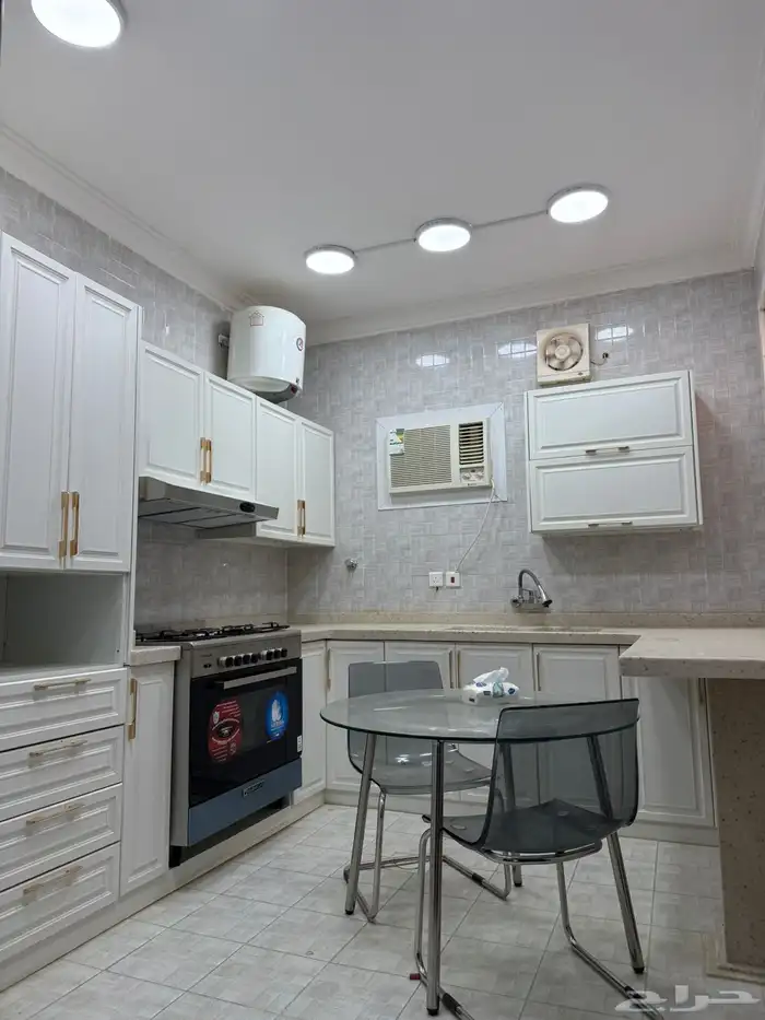 شقة مفروشة بفيلا حي الملك فيصل ايجار سنوي 1