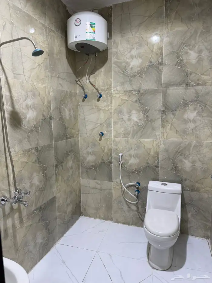 عمارة سكنية للإيجار بحي ام الحمام الشرقي 4