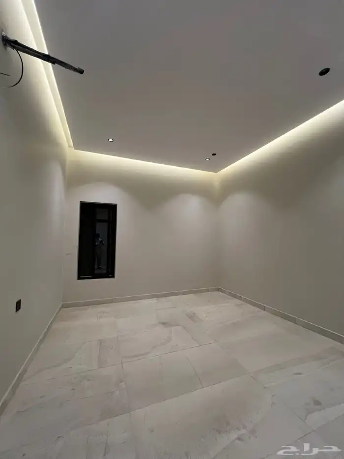 للبيع شقه ارضيه الاخضر 6غرف 4