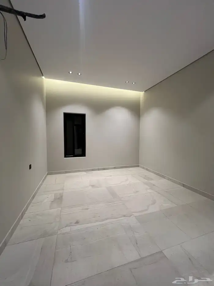 للبيع شقه ارضيه الاخضر 6غرف 2