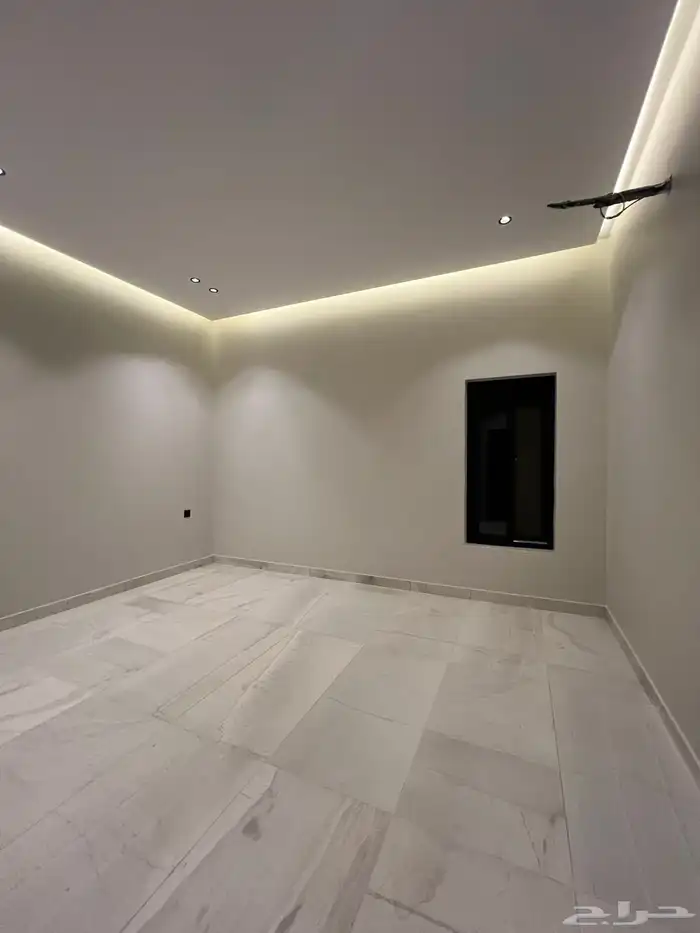 للبيع شقه ارضيه الاخضر 6غرف 8