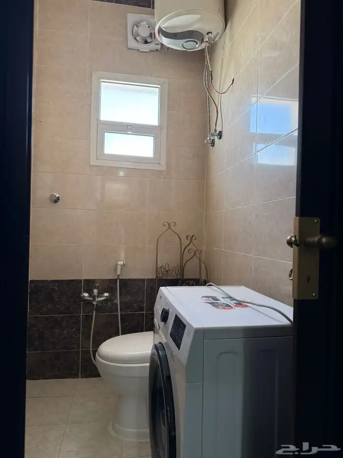 شقة مفروشة بفيلا حي الملك فيصل ايجار سنوي 10