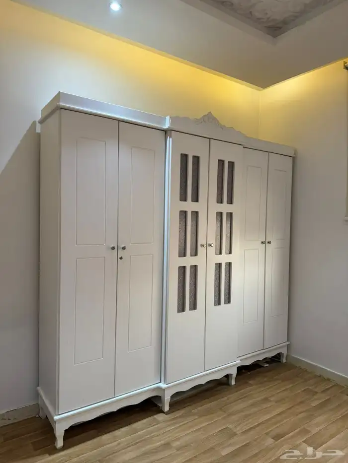 بيع سريرين مع الدولاب 600ب ريال 1