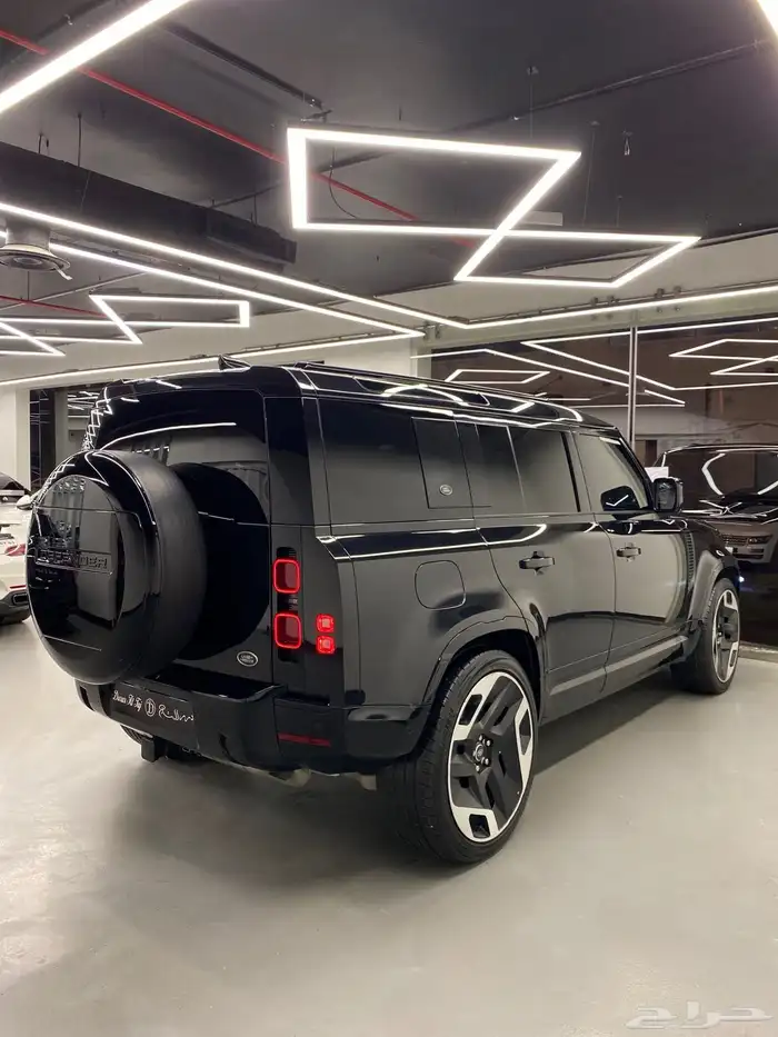 لاندروفر ديفندر 110 4