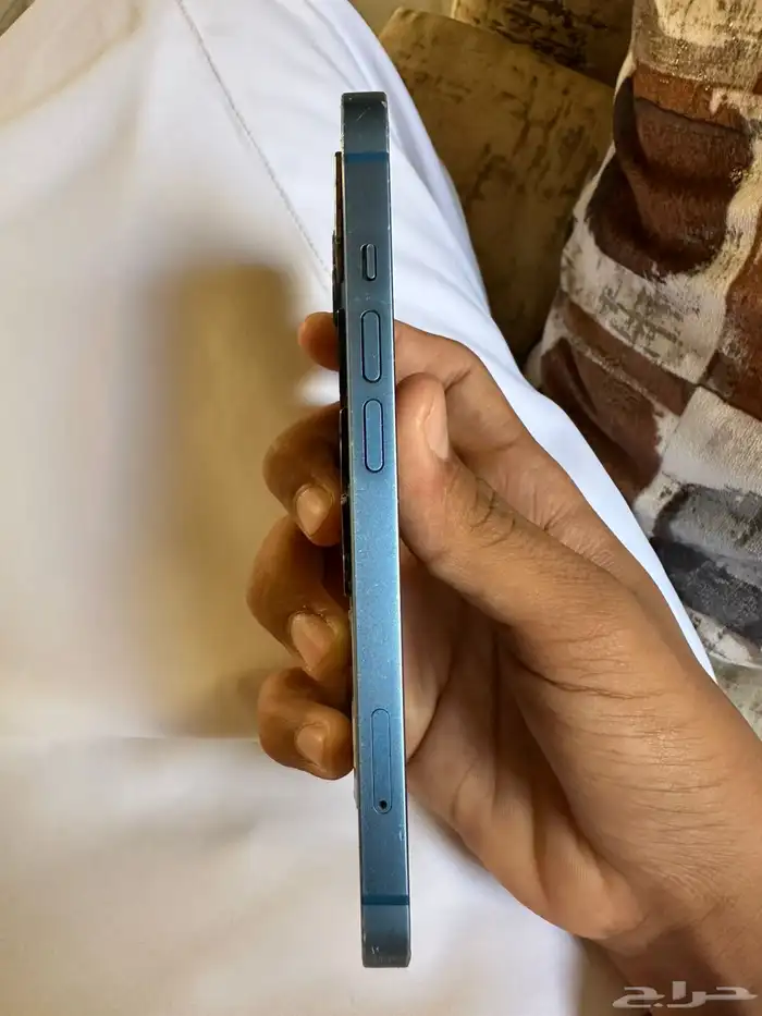 ايفون 13 عادي وكله الحد 1500 4