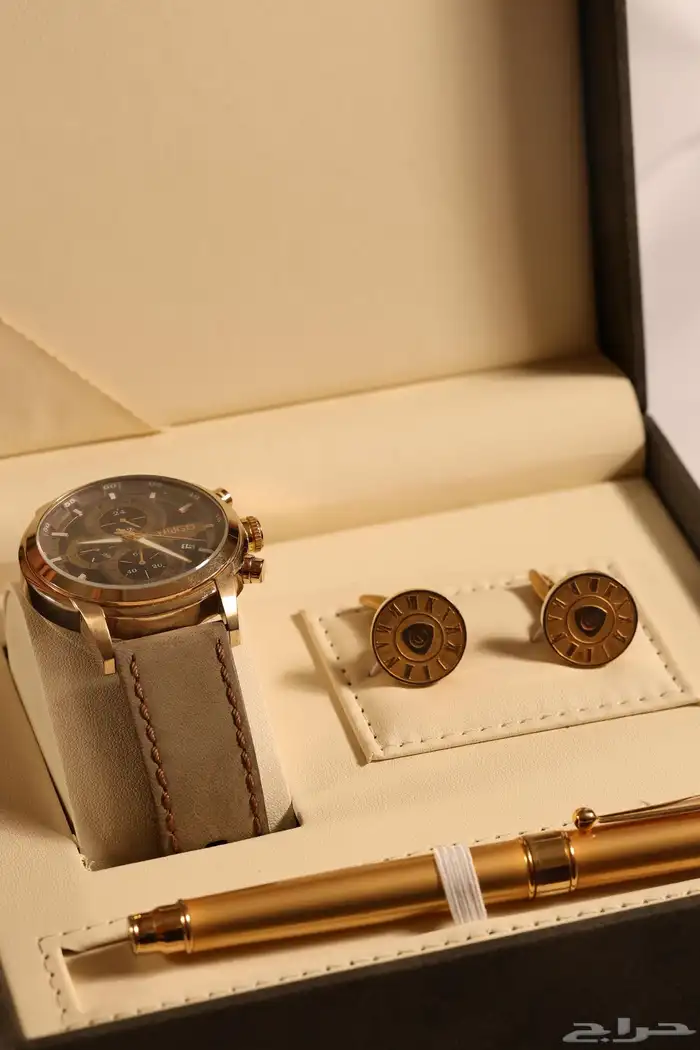 ساعة مع طقم 3