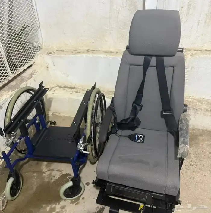 كرسي كهربائي لذوي الاحتياجات الخاصه 0