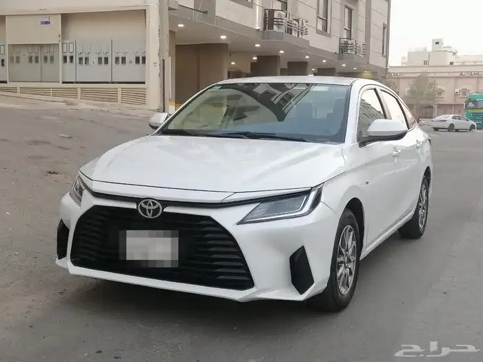 للبيع تويوتا يارس الموديل 2023 بحالة ممتازة جدا 4