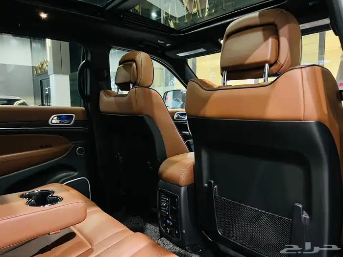 جيب شروكي 2021 ساميت (عرض خاص) 7