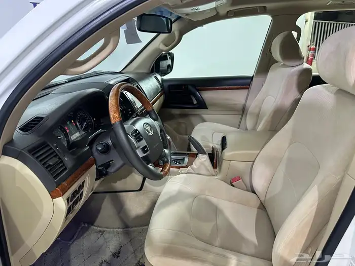 تويوتا لاندكروزر 2012 GXR سعودي 11