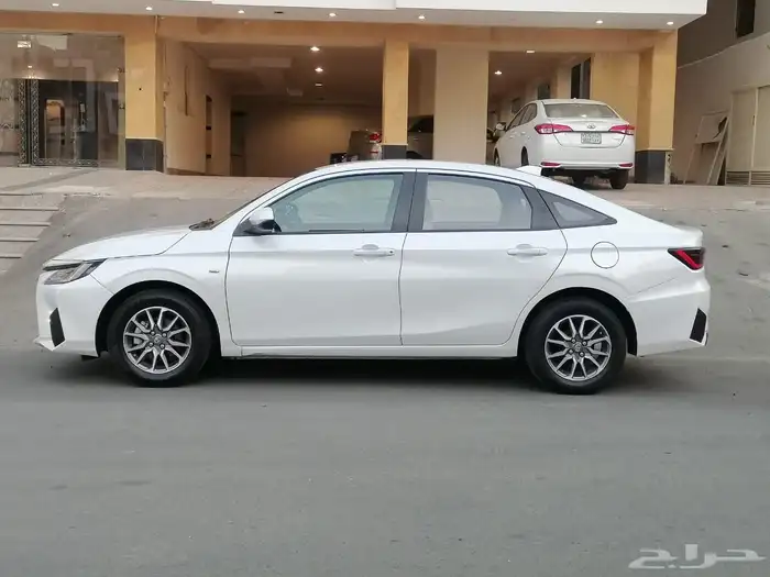 للبيع تويوتا يارس الموديل 2023 بحالة ممتازة جدا 7