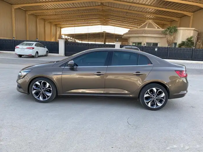 رينو ميغان 2020 7