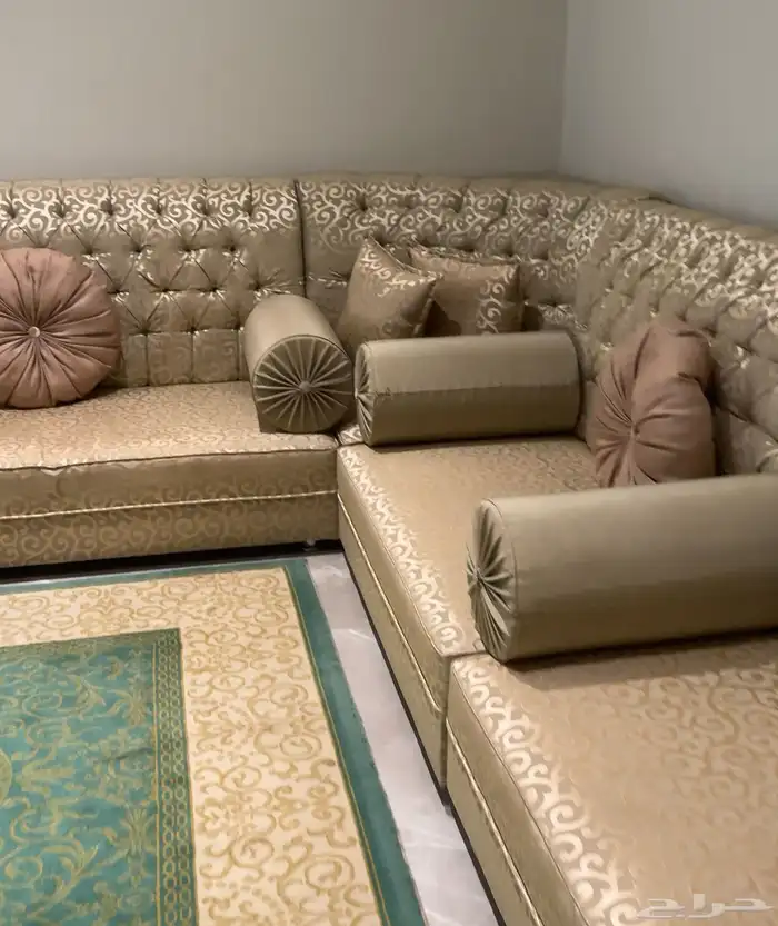 كنب مستعمل حجم كبير كامل الملحقات 1